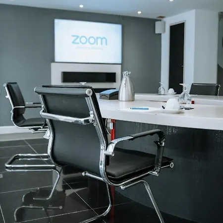 塞米勒米斯城市酒店 4*