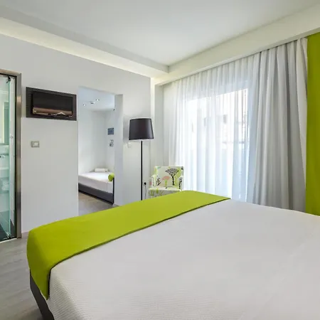فندق Semiramis 4*