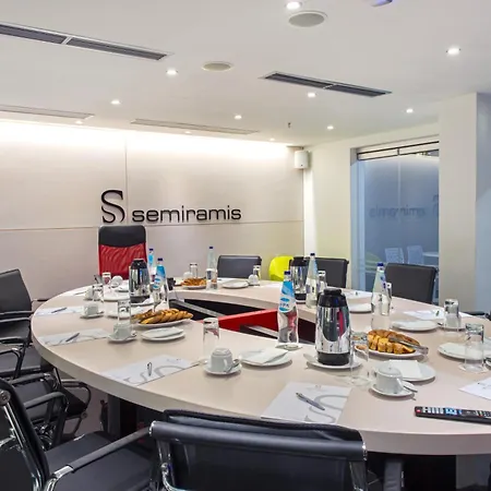 塞米勒米斯城市酒店 4*