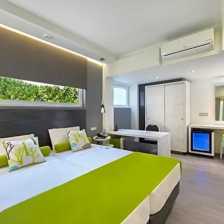 فندق Semiramis 4*