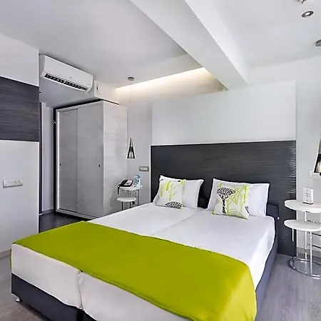 Hotel Semiramis 4*