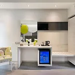 Hotel Semiramis 4*