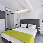 Hotel Semiramis 4*