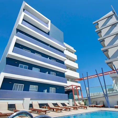 Готель Semiramis 4*