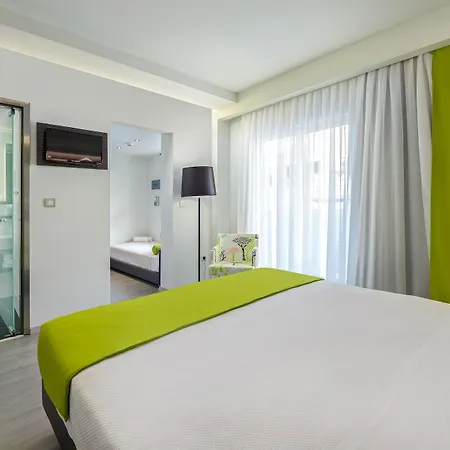 Готель Semiramis 4*