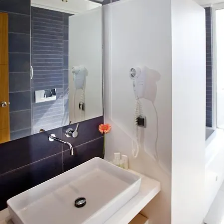 Готель Semiramis 4*
