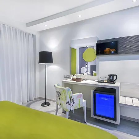 Готель Semiramis 4*